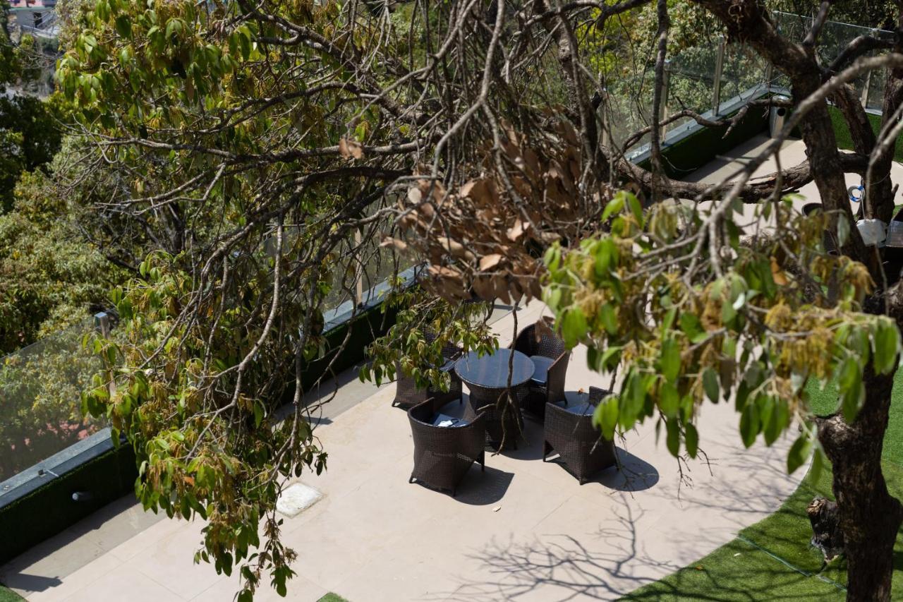 Accord Hotel Mussoorie Buitenkant foto