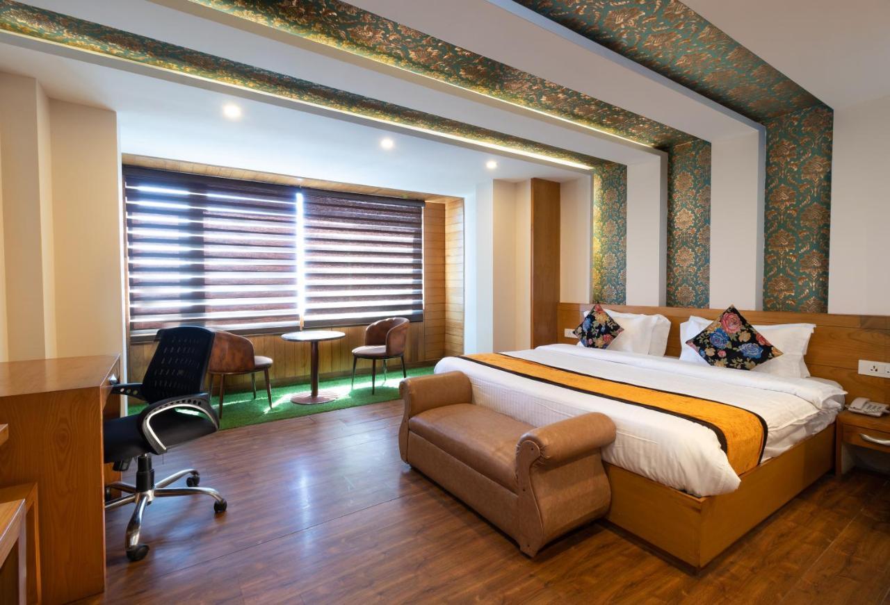Accord Hotel Mussoorie Buitenkant foto